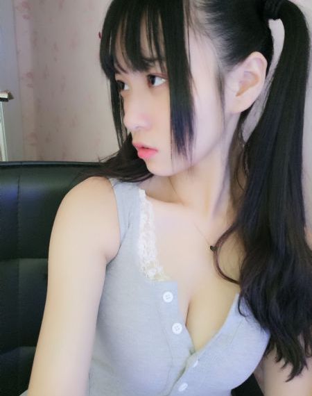 翁房中春意浓王易婉艳图片_4K全集免费观看